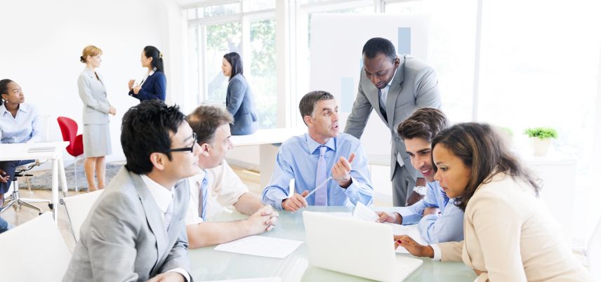 03_15_business group working together