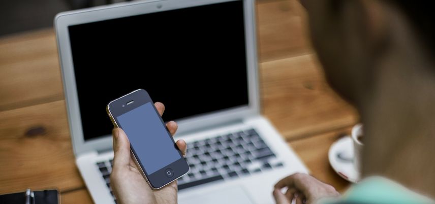 digital-banking-image_computer_cell-000-copy