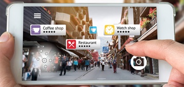 OnlineHabits_Hero smartphone screen with hands