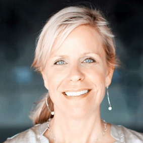 Kara Pakwood, headshot